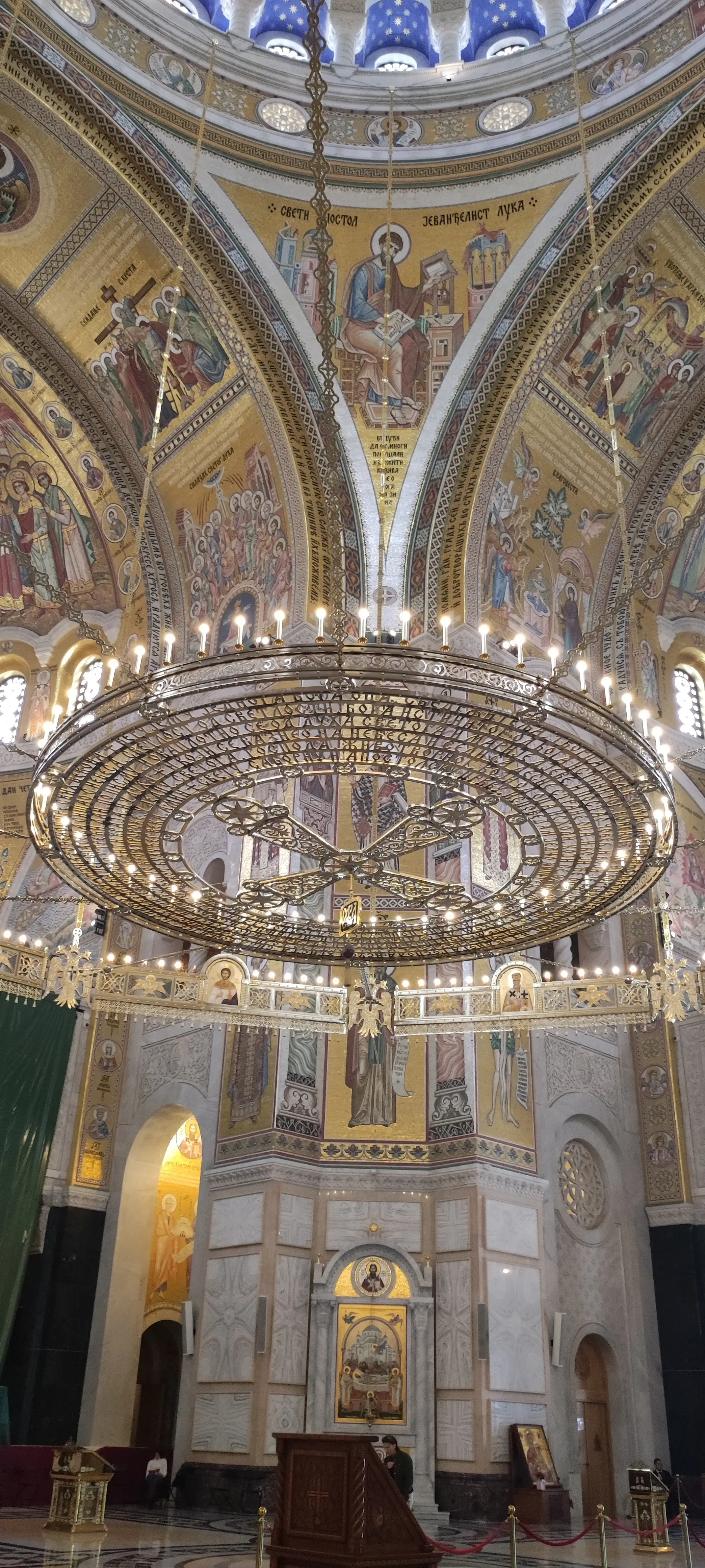 Candelabro del templo en Belgrado