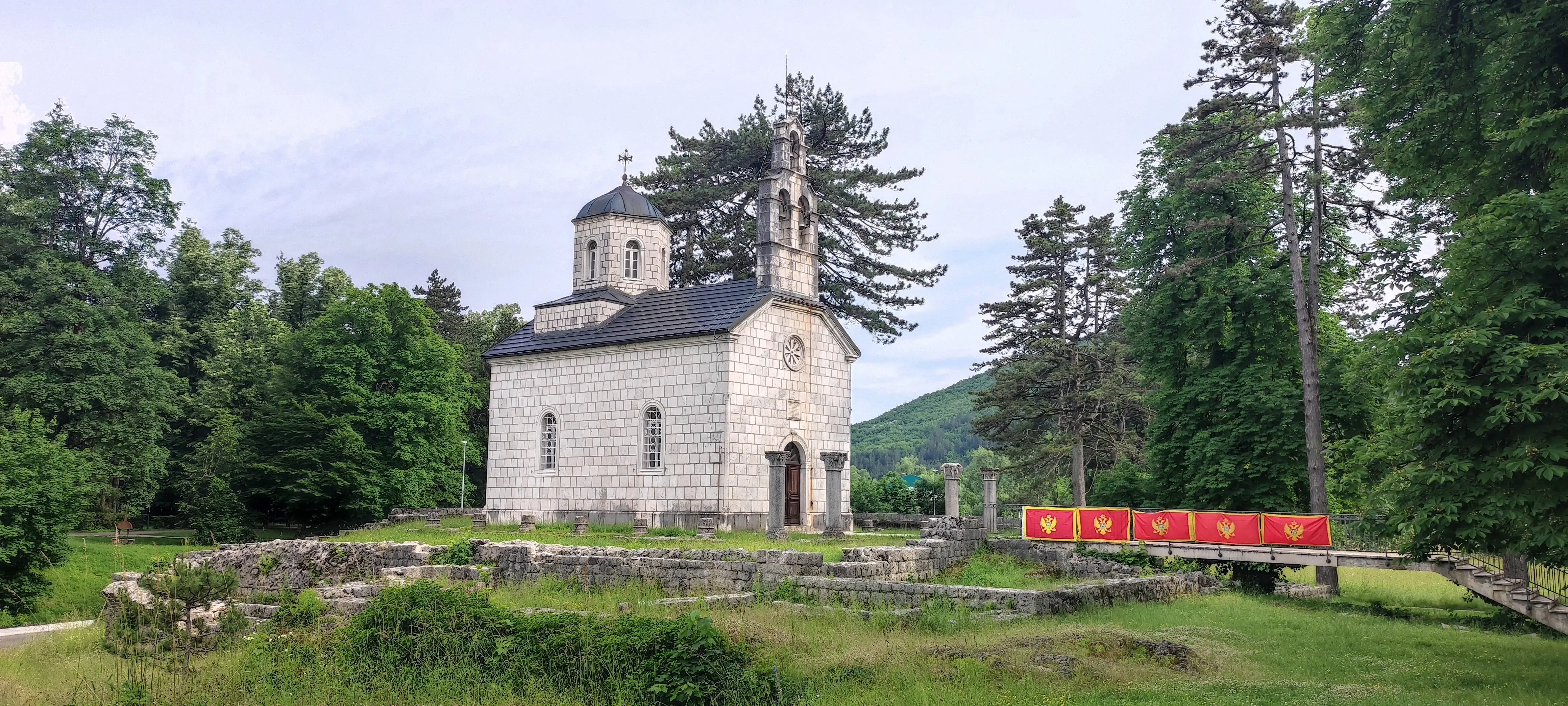 Iglesia de la Corte de Cetiña