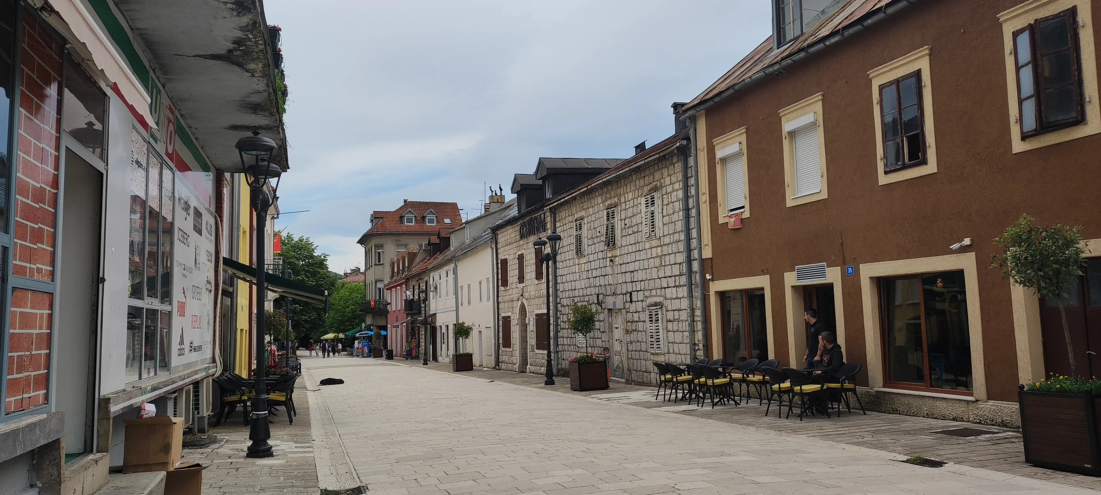 Calle principal de Cetiña
