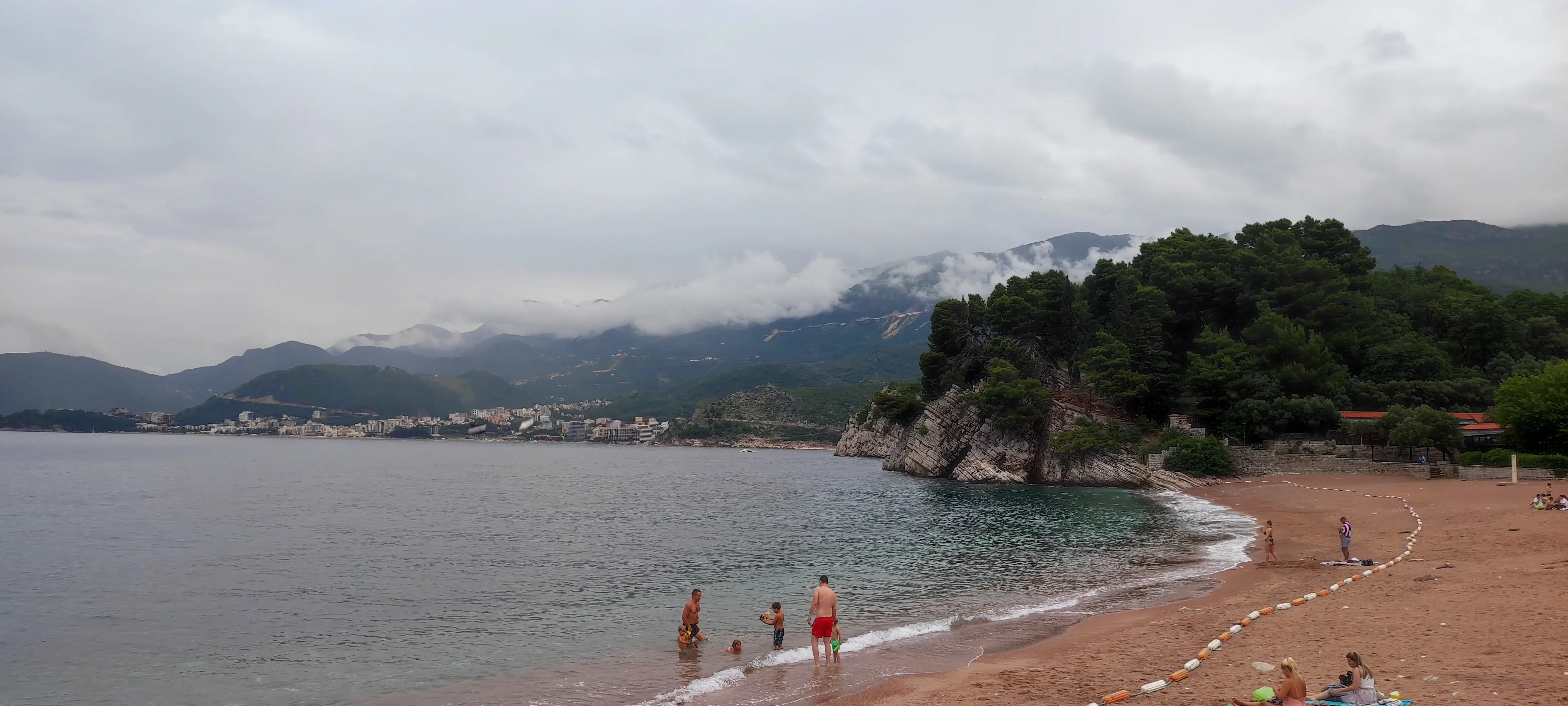 Las playas impresionantes de Sveti Stefan
