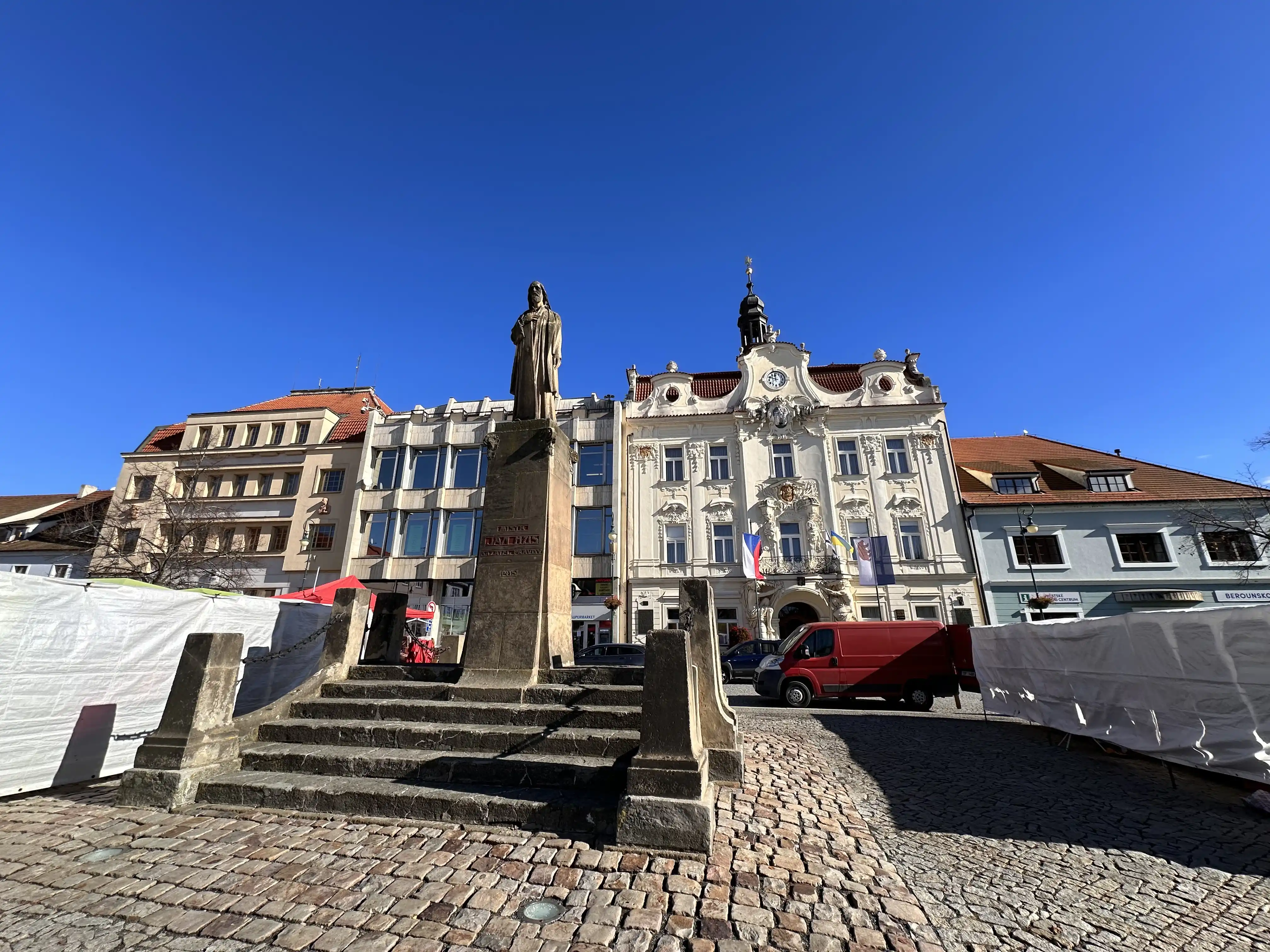 Plaza del Rey Jorge de Poděbrady