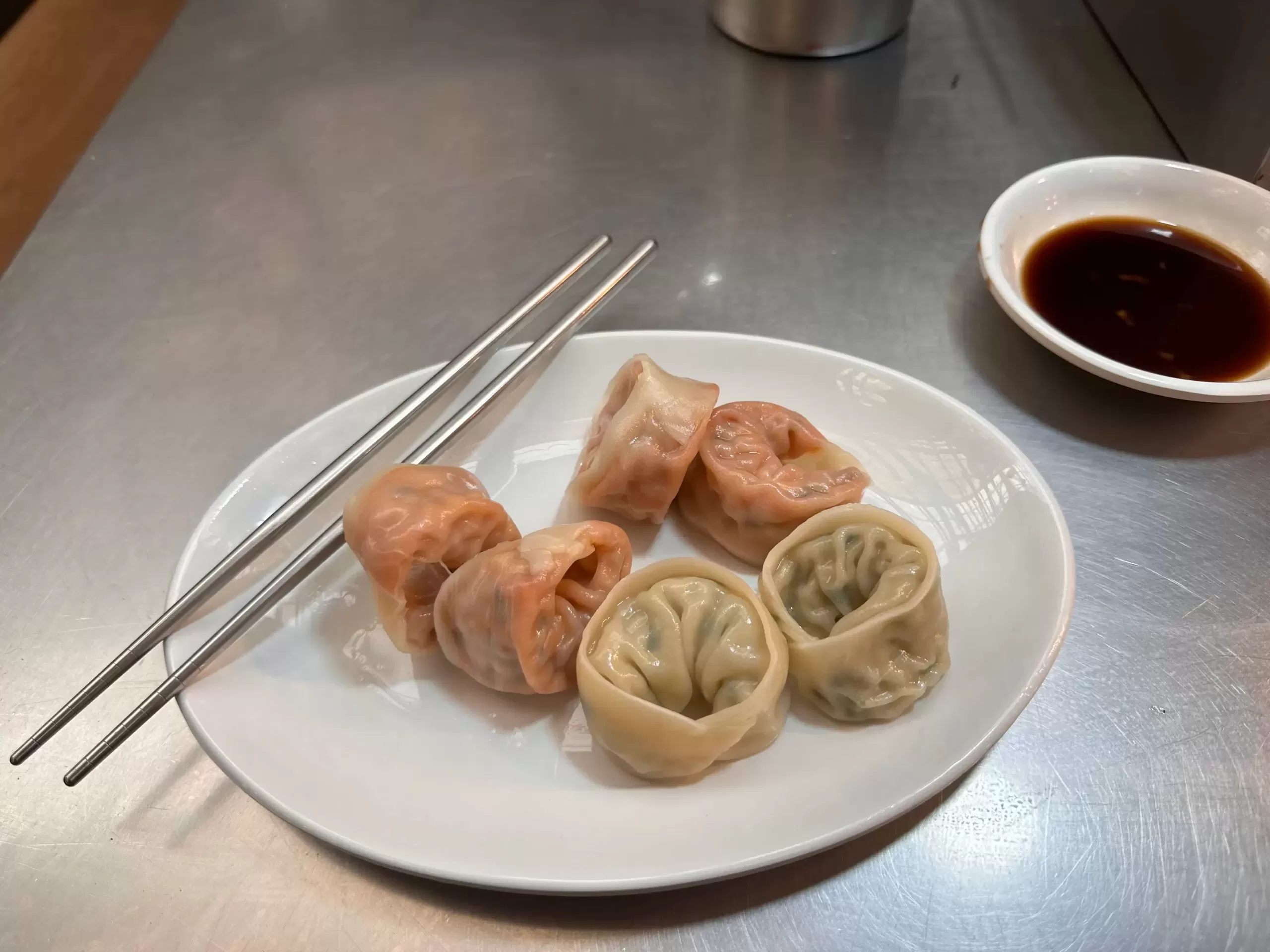 Dumplings en un mercado local coreano