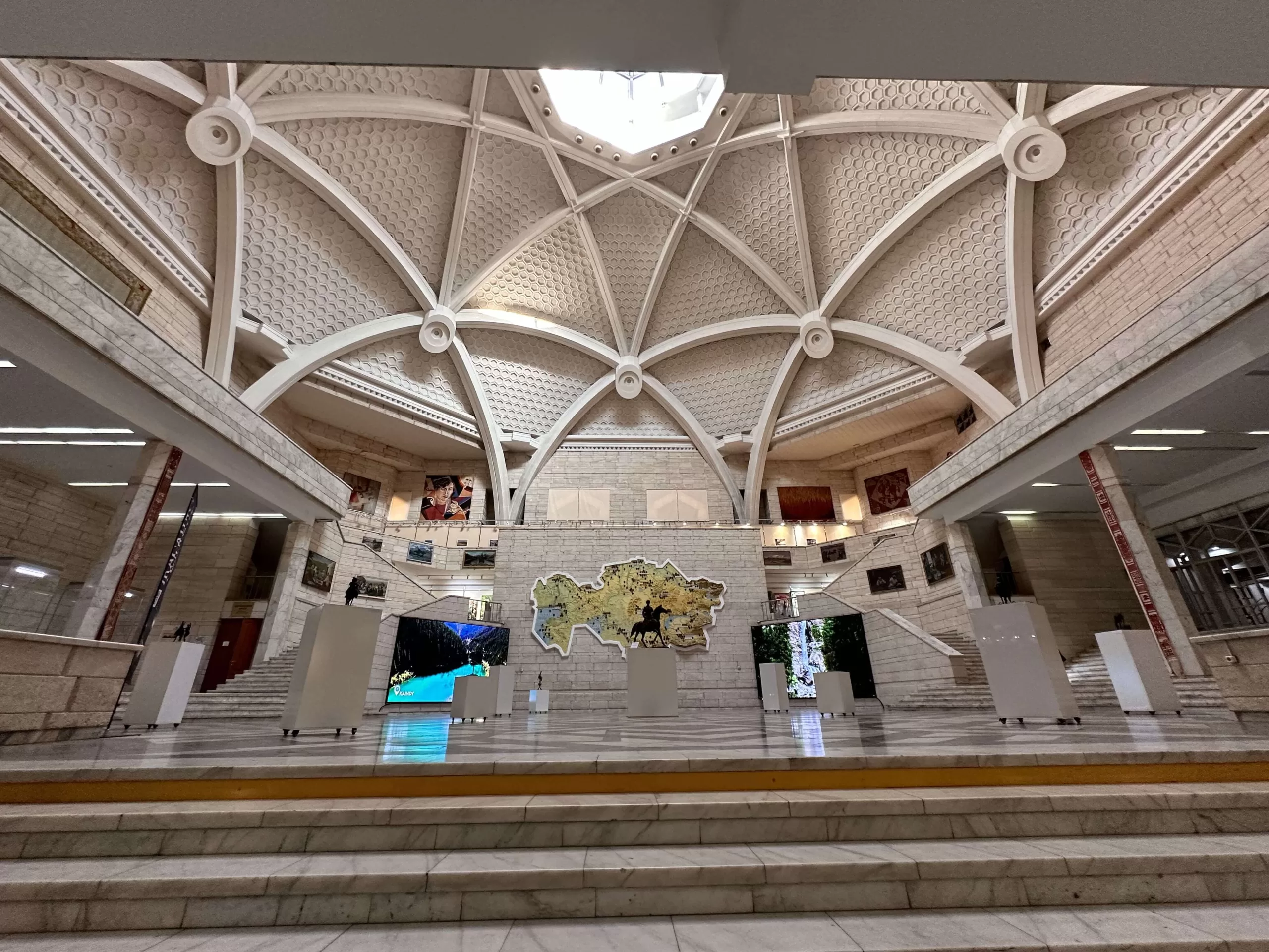Interior del Museo Estatal de Kazajistán