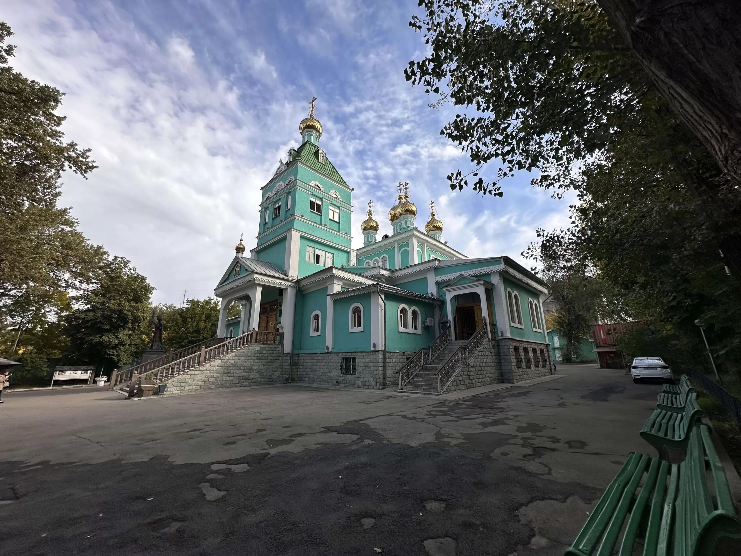 Catedral de San Nicolás en Almaty