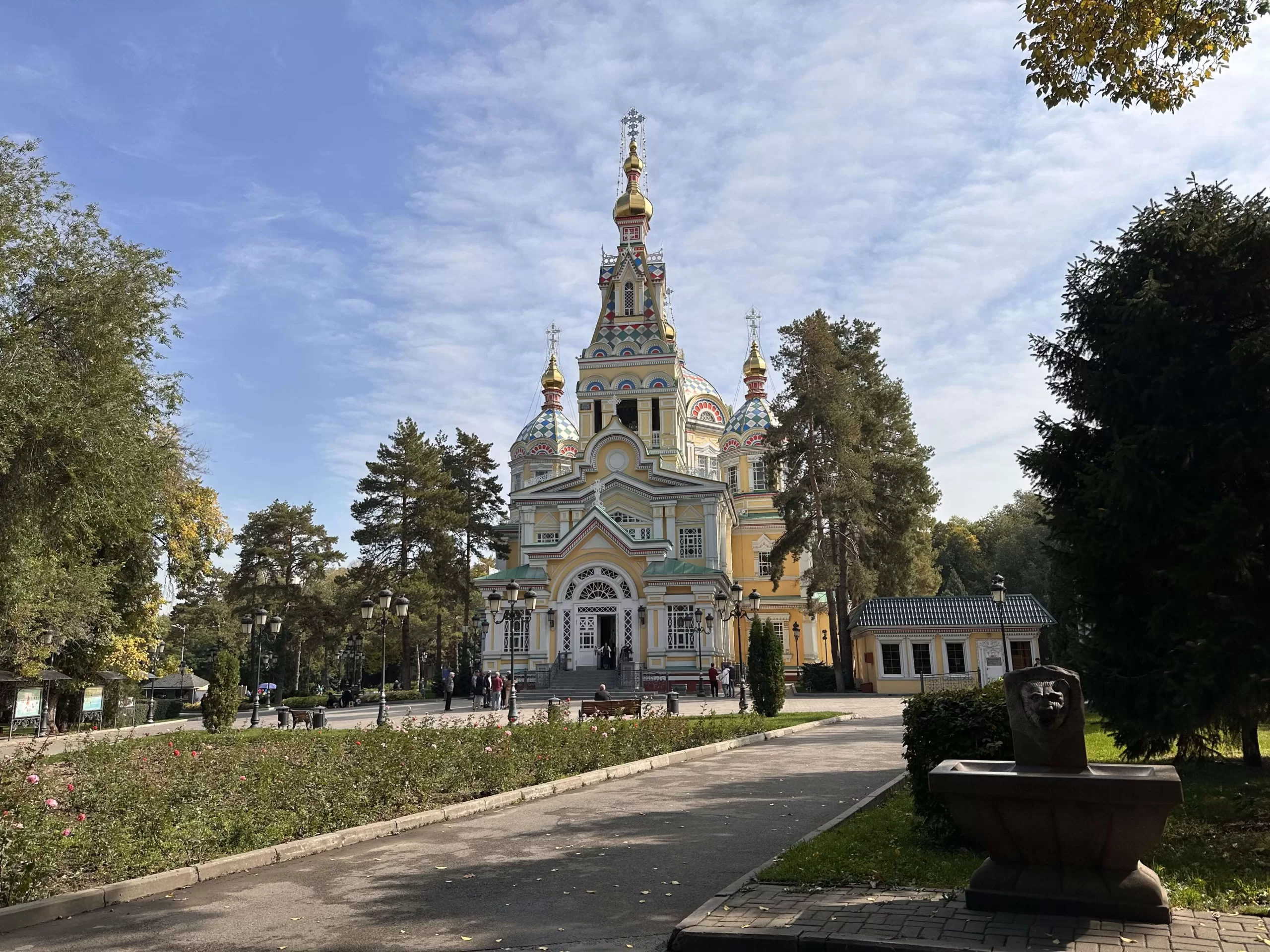 Catedral de la Asunción de Almaty