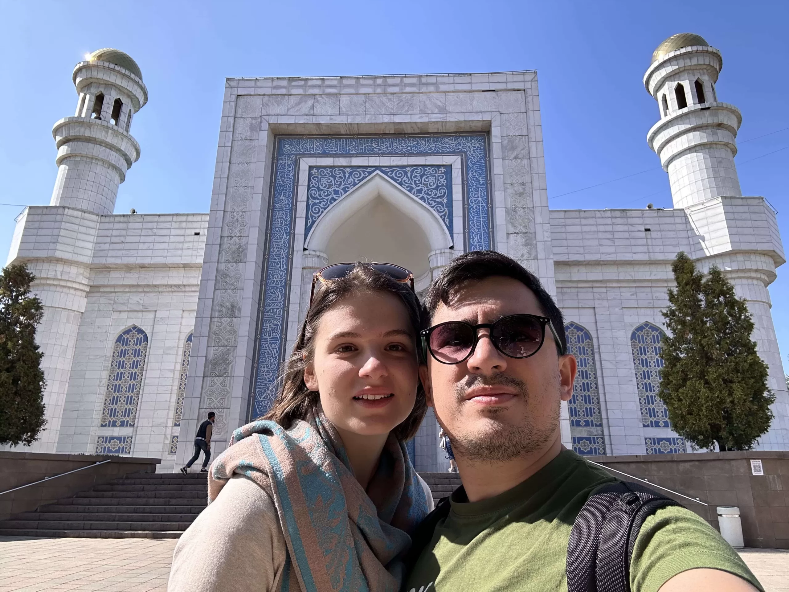 Arquitectura de la mezquita en Almaty