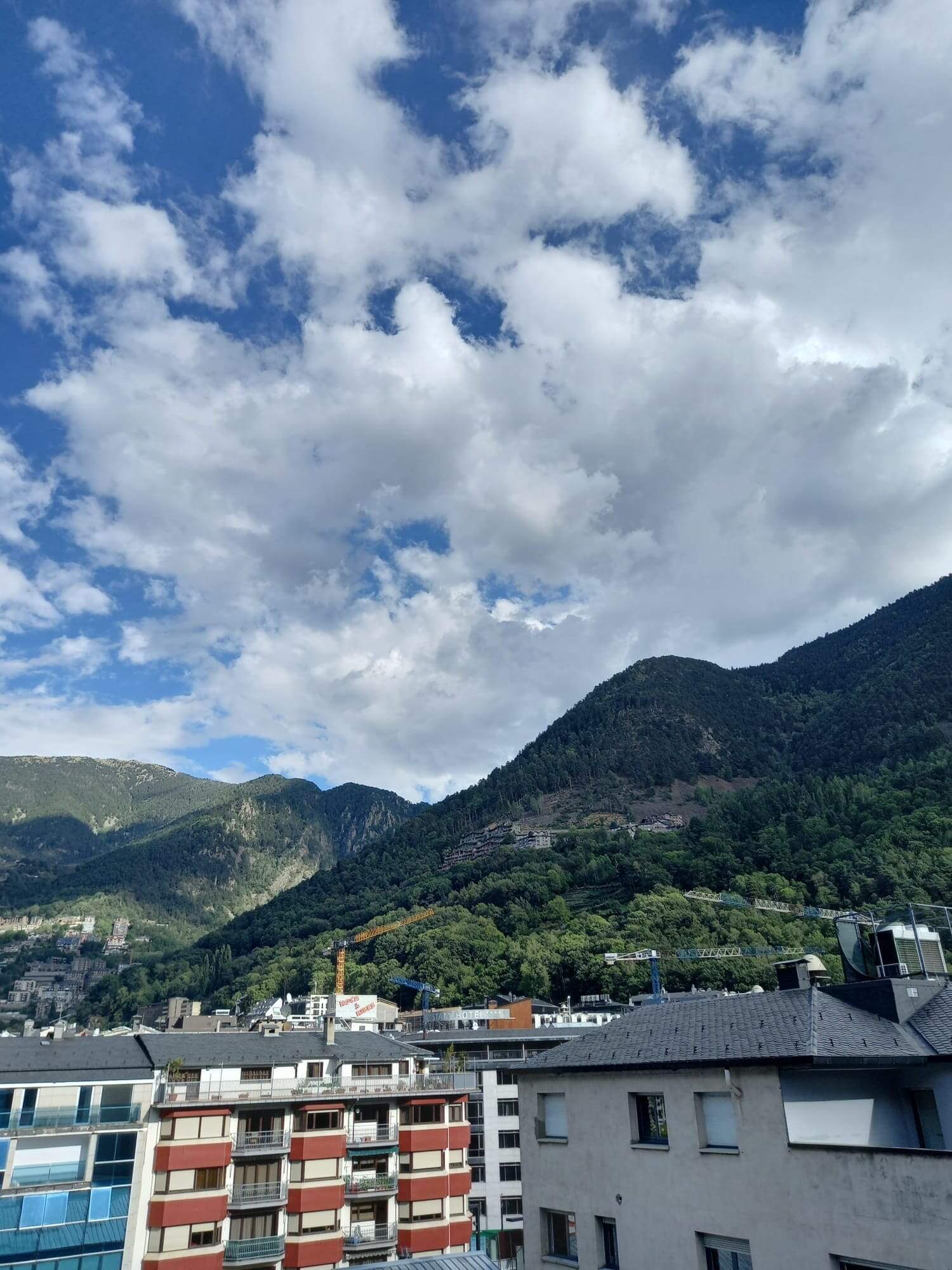 Vistas a los Pirineos en Andorra