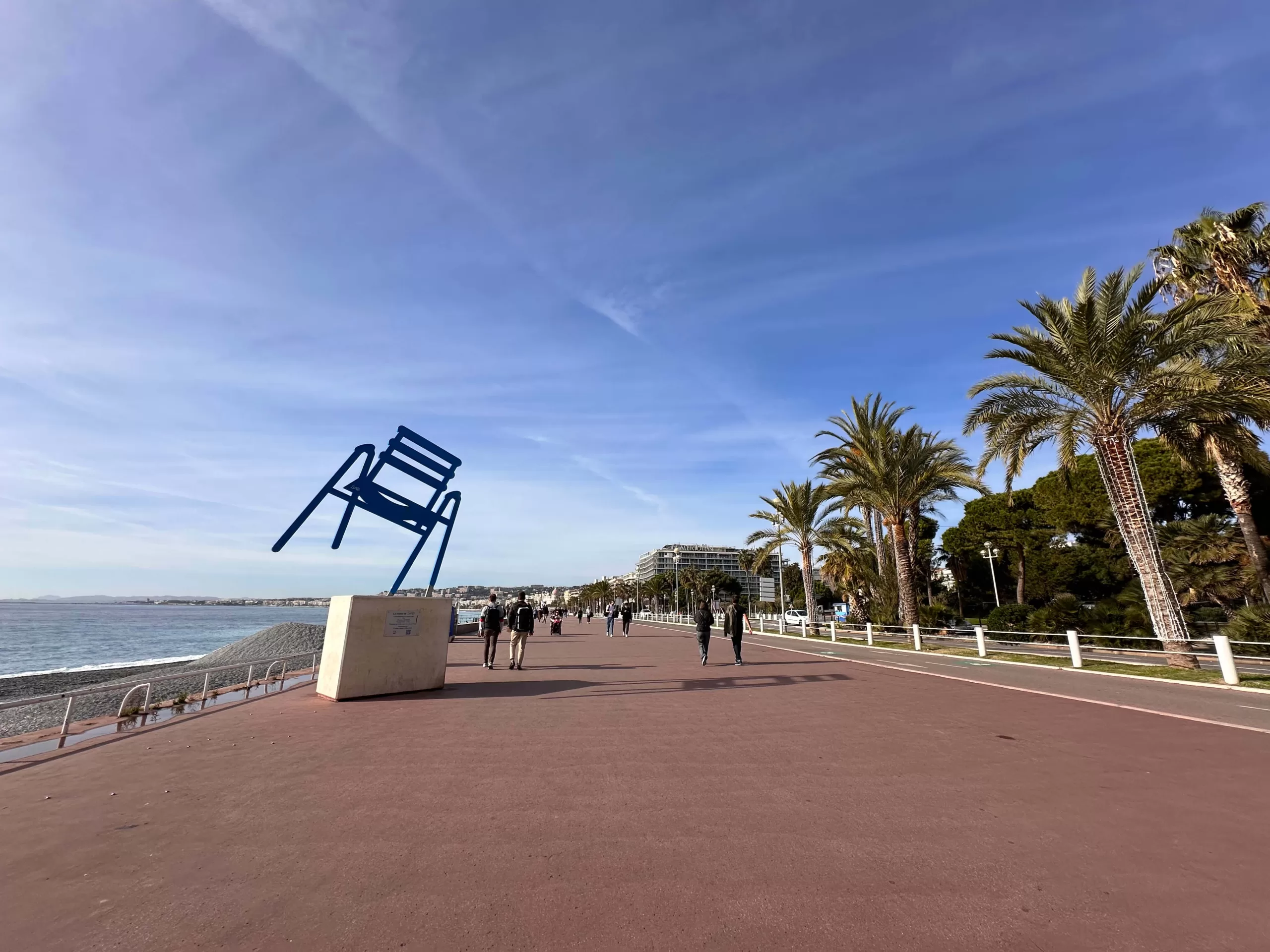 Silla en el Paseo de los Ingleses en Niza