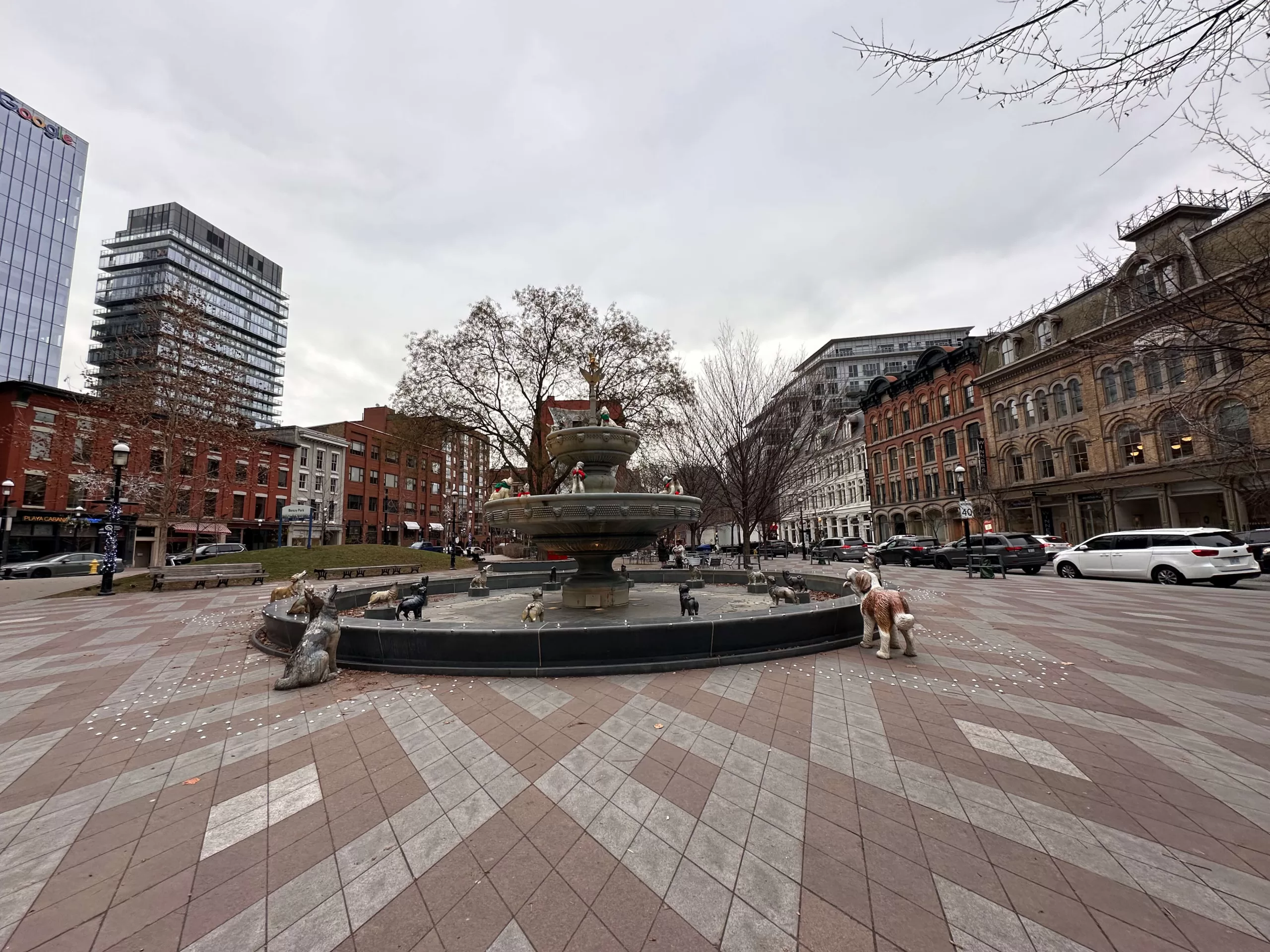 Fuente de Perros en el Parque Berczy