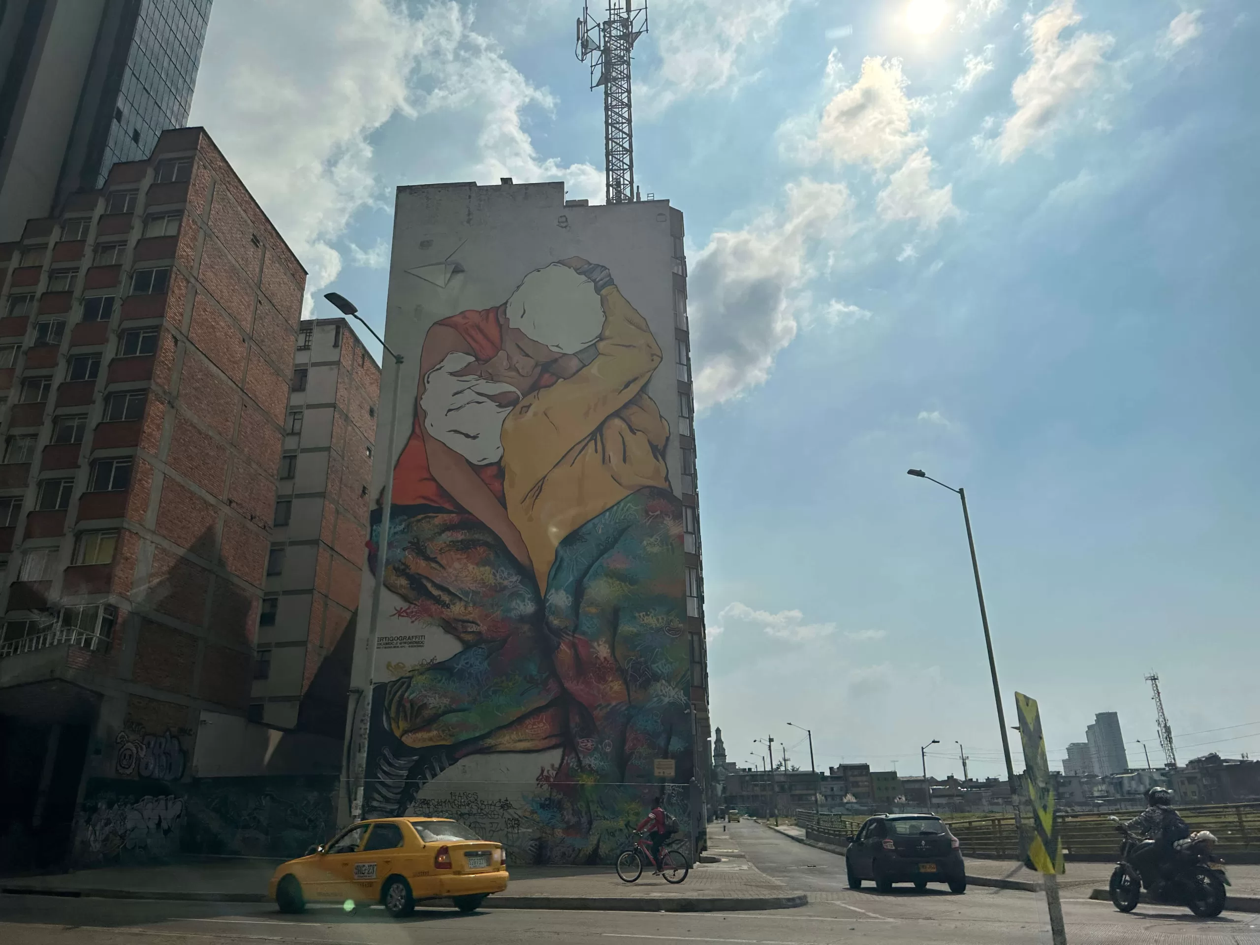 Sumérgete en el arte callejero en la Zona T en Bogota