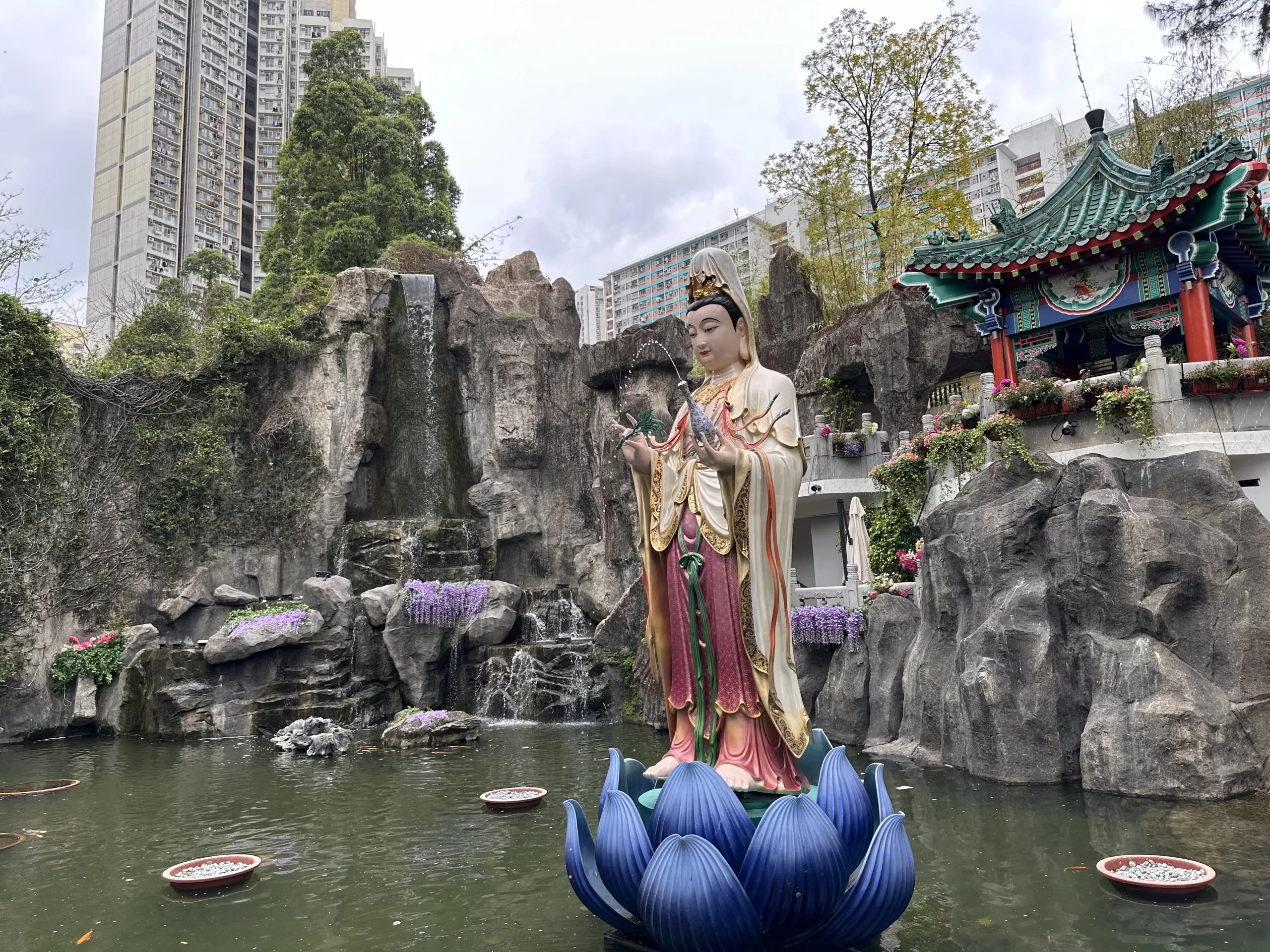 Templo en la ciudad de Hong Kong