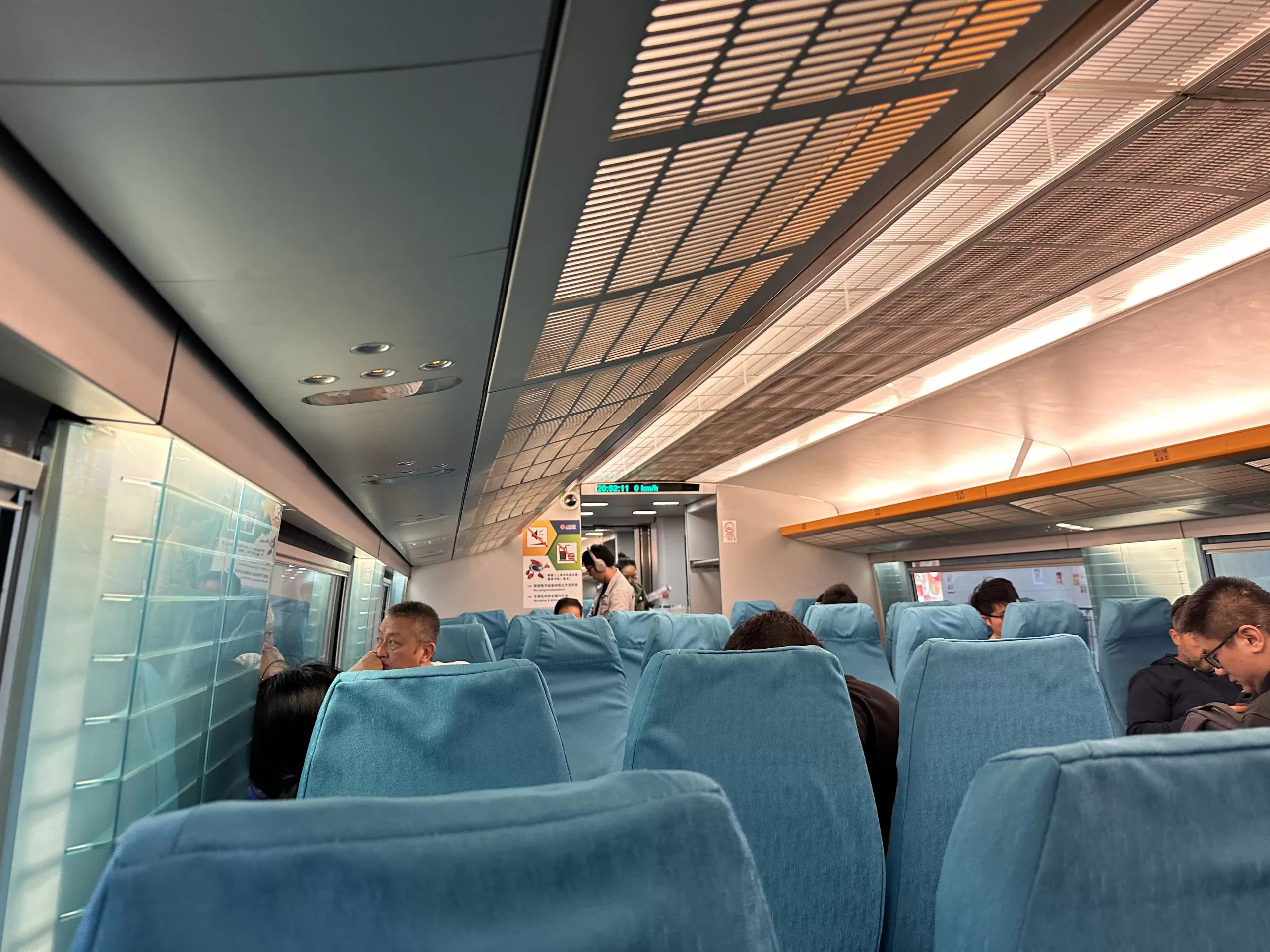 Interior del tren de alta velocidad de Shanghai