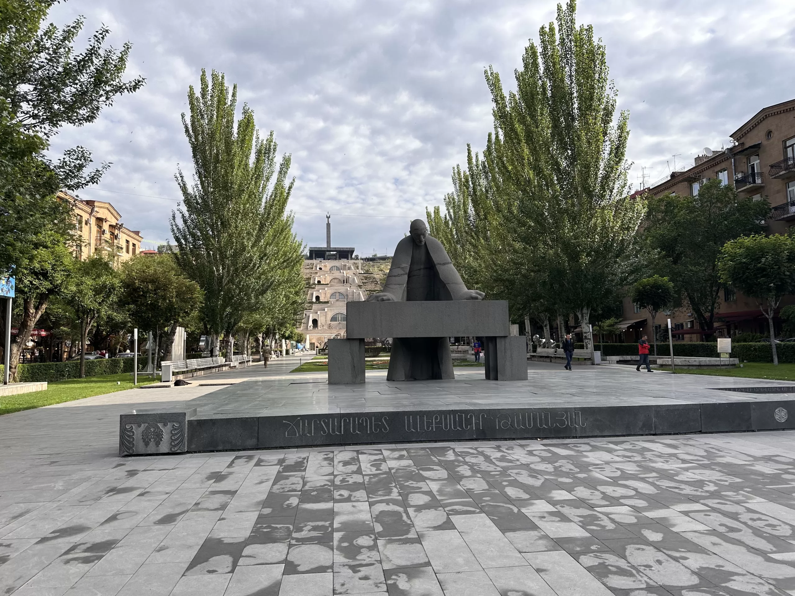 El monumento de la Cascada en Armenia
