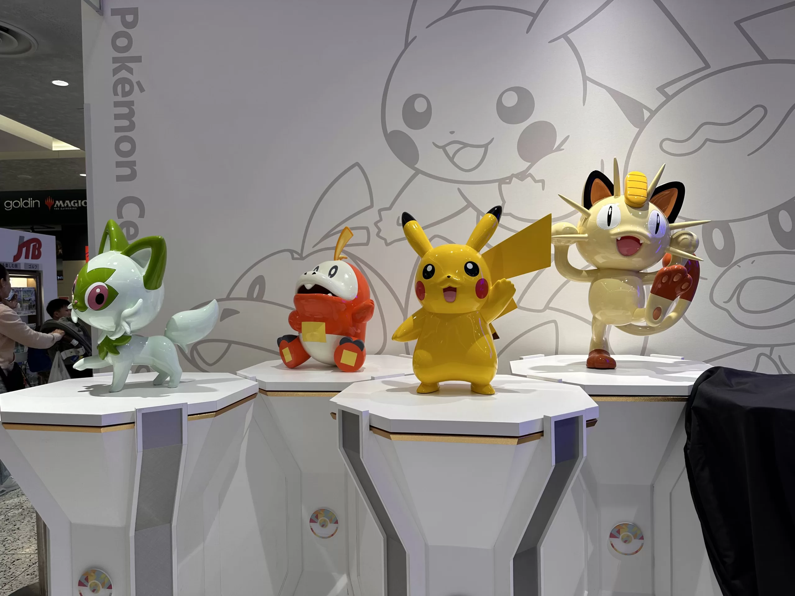 Visitando el centro Pokémon en Osaka