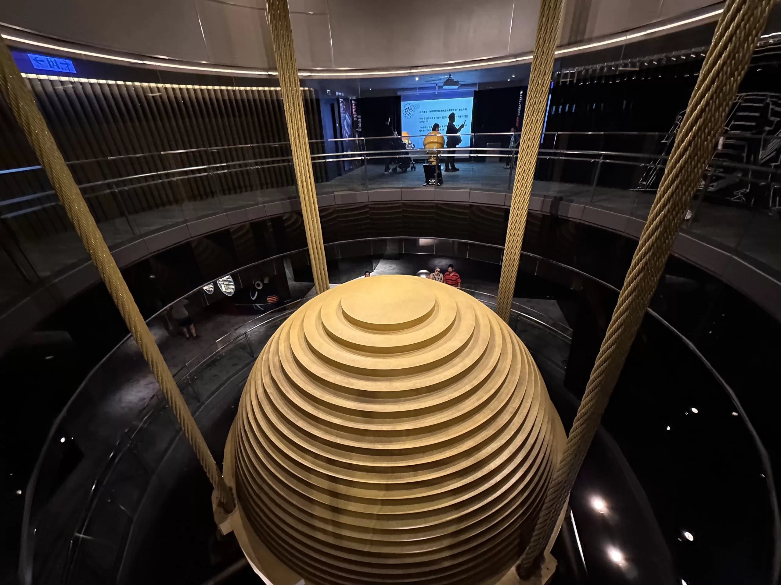 Tuned Mass Damper in Taipei 101