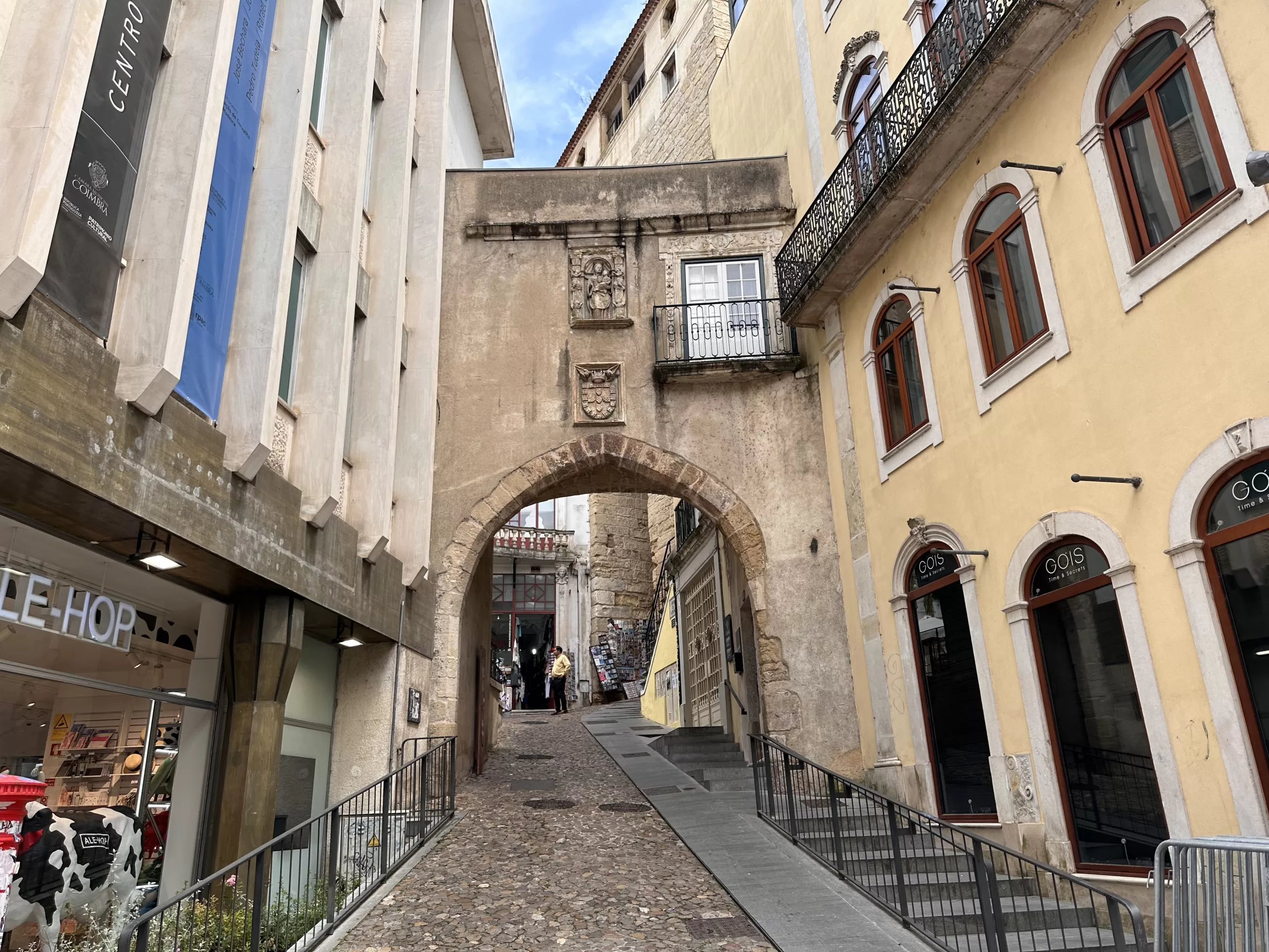 Arco de Almedina