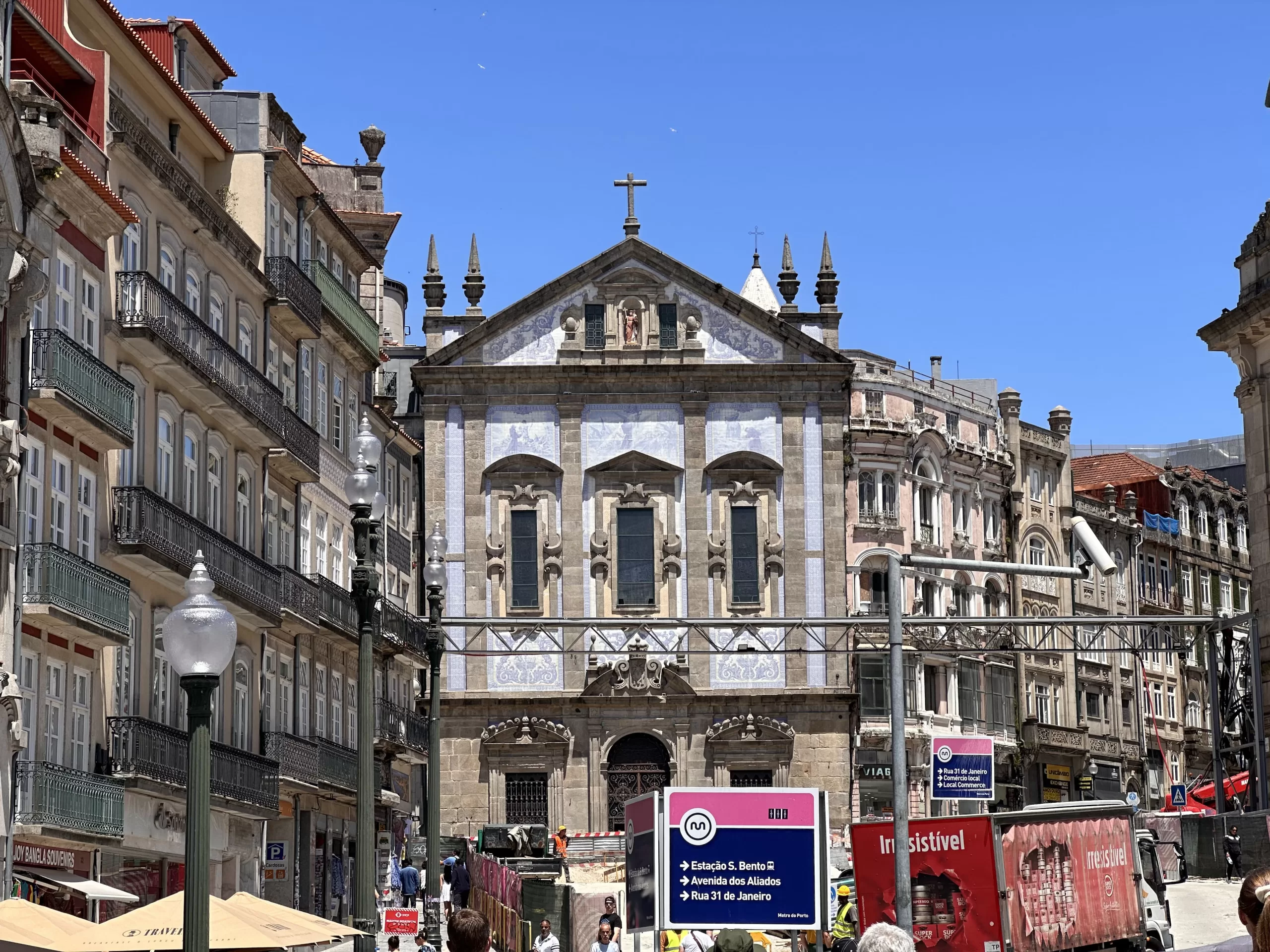 Iglesia en la Rua de las Flores