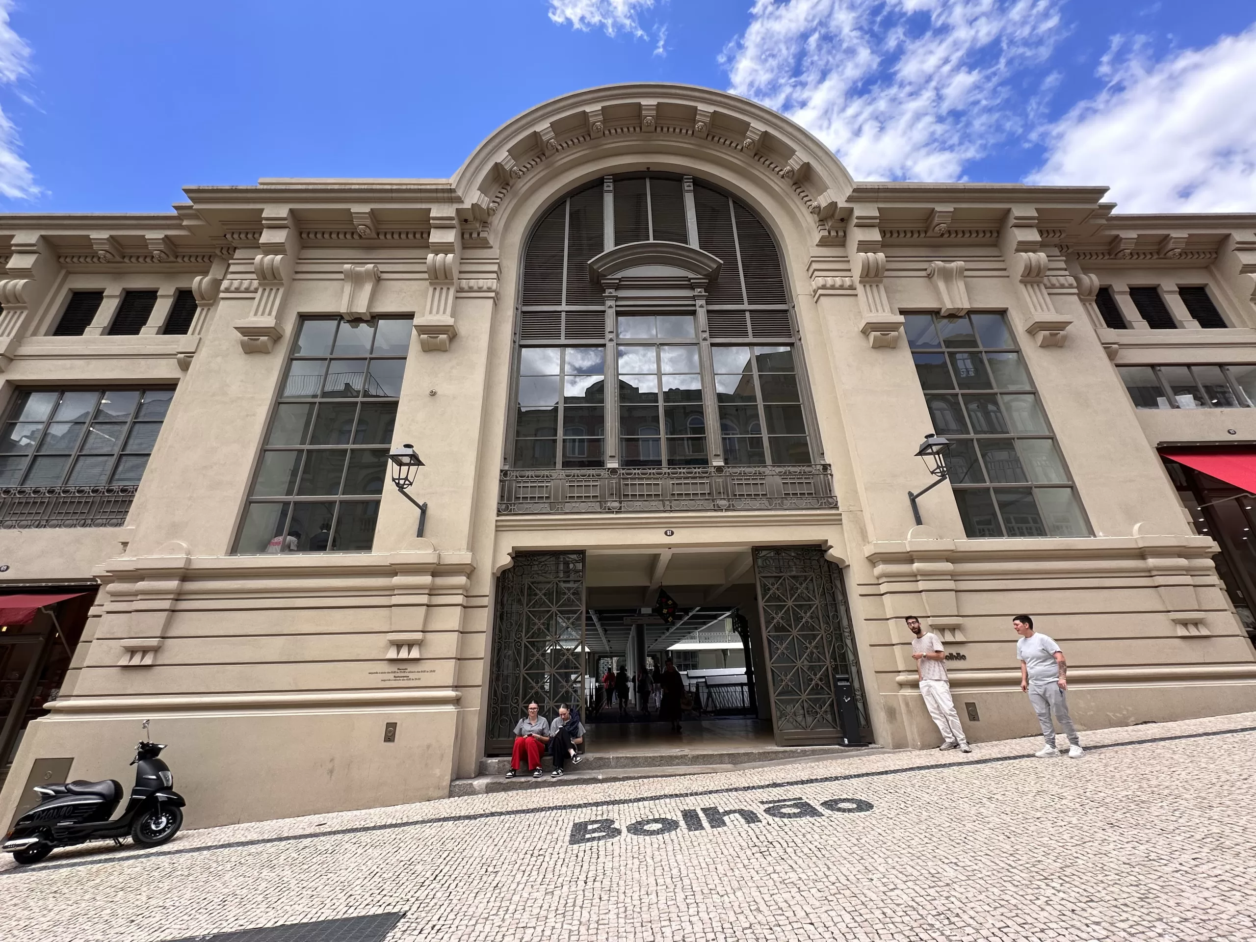 Mercado do Bolhão: La Esencia de Oporto