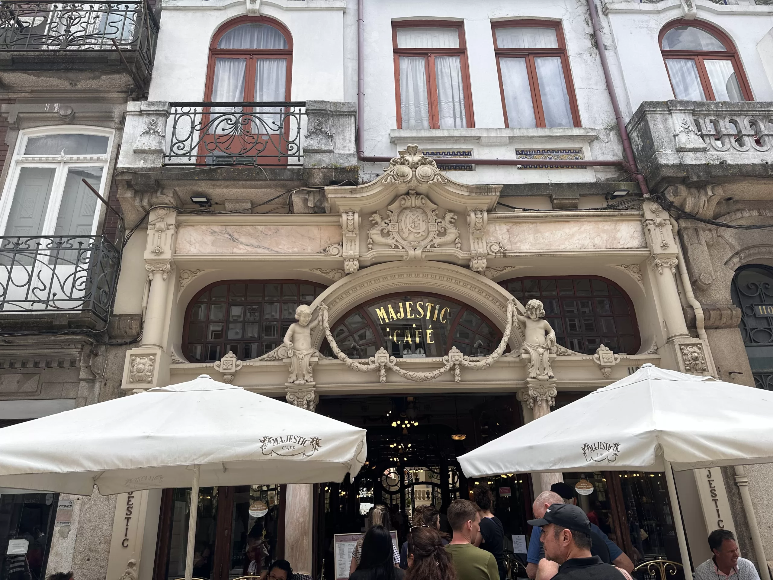 Majestic Café