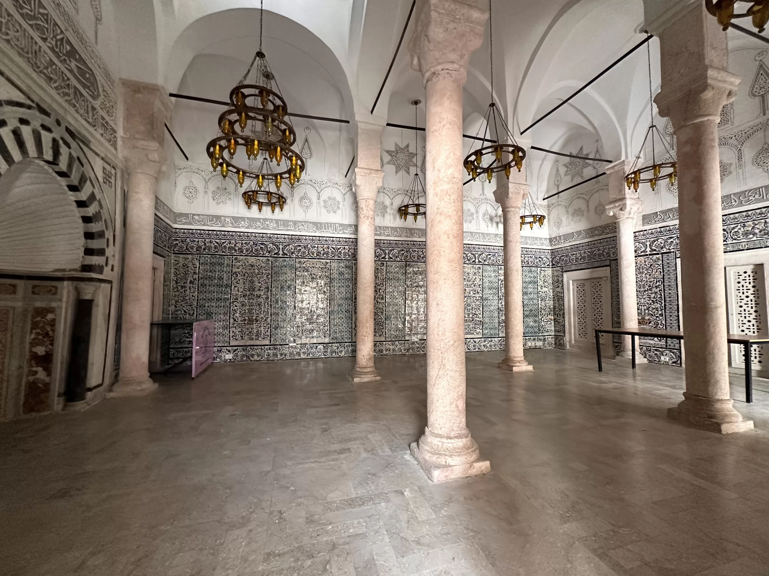 Interior de la Madrasa de Bir Lahjar - 20 Lugares turísticos en Túnez