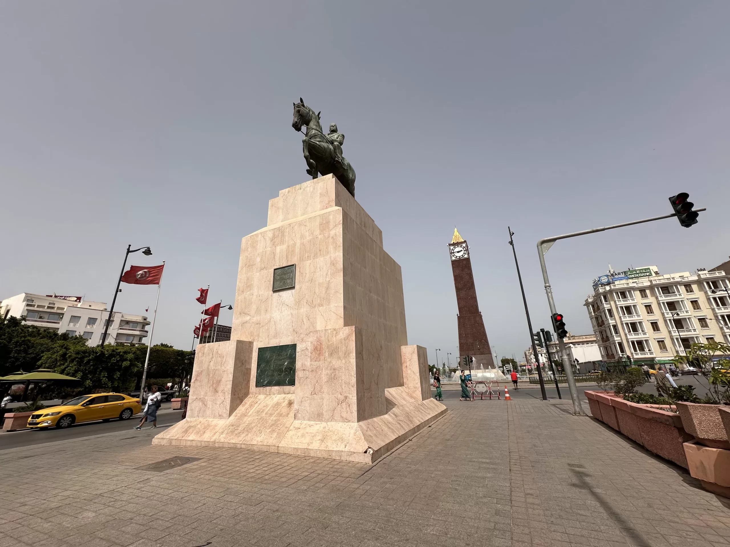 Estatua en la capital de Túnez - 20 Lugares turísticos en Túnez