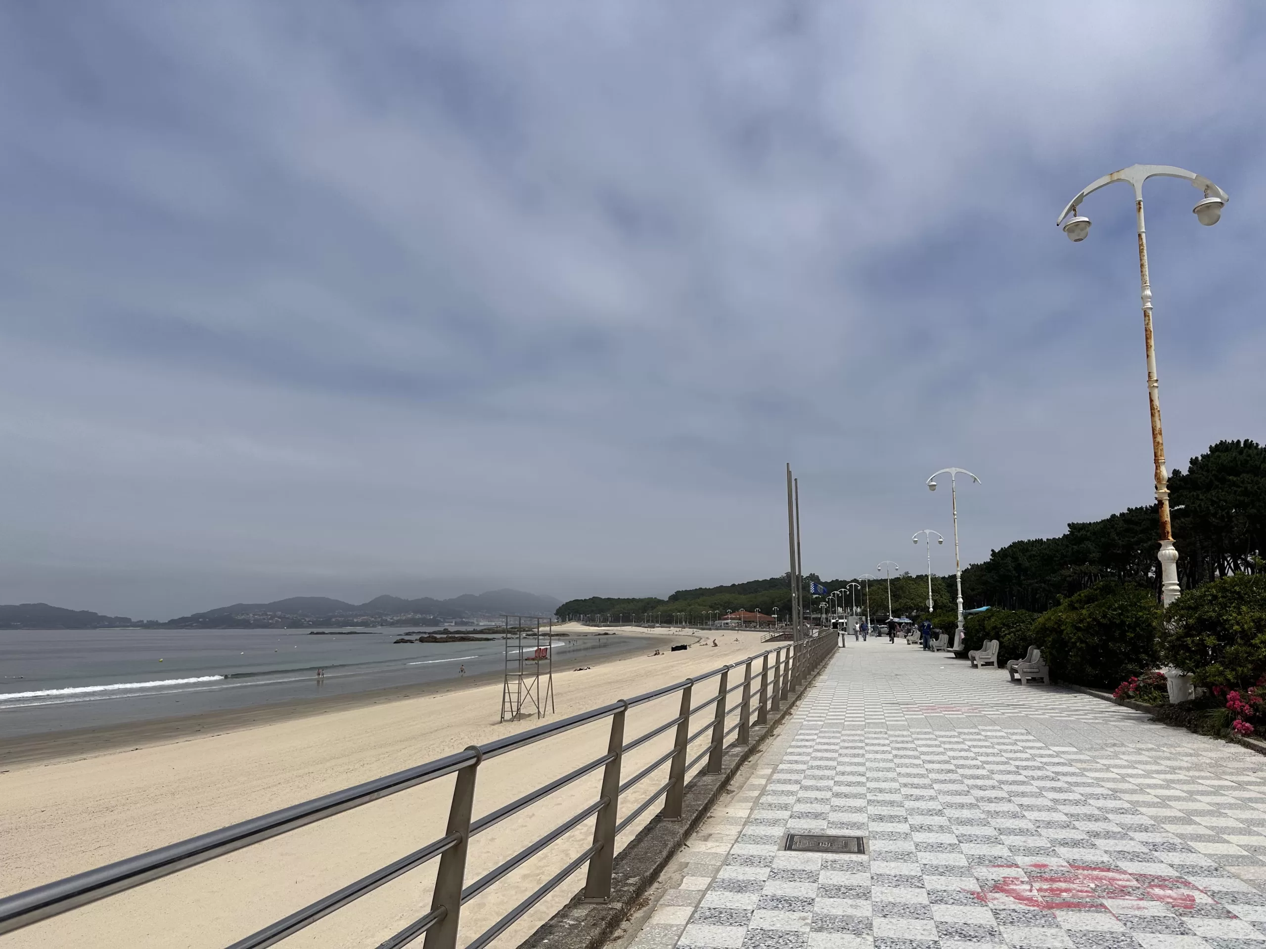 Visitar la Playa Samil en Vigo: Tu Guía Completa para una Aventura Inolvidable