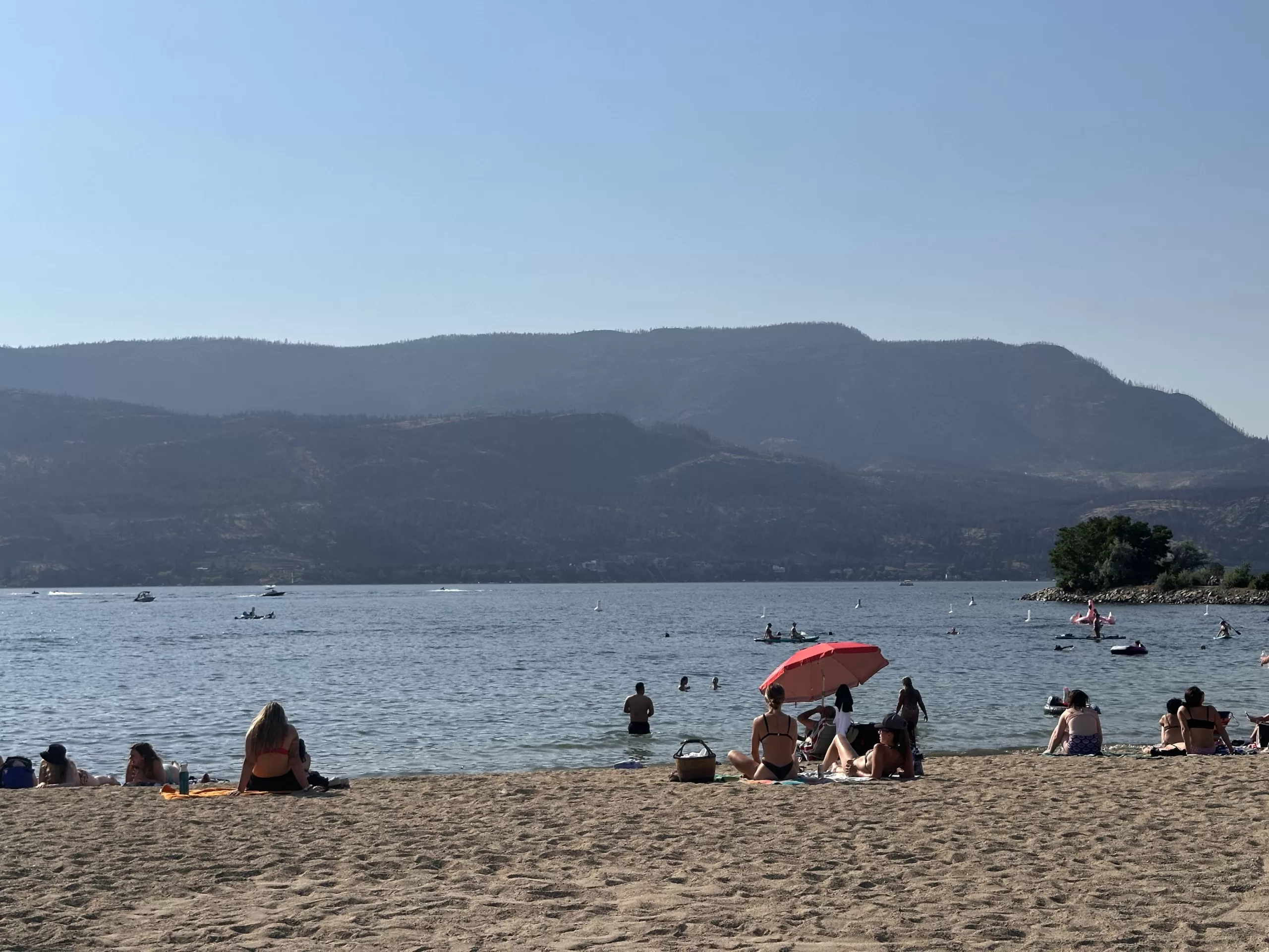 Playa Tugboat Beach