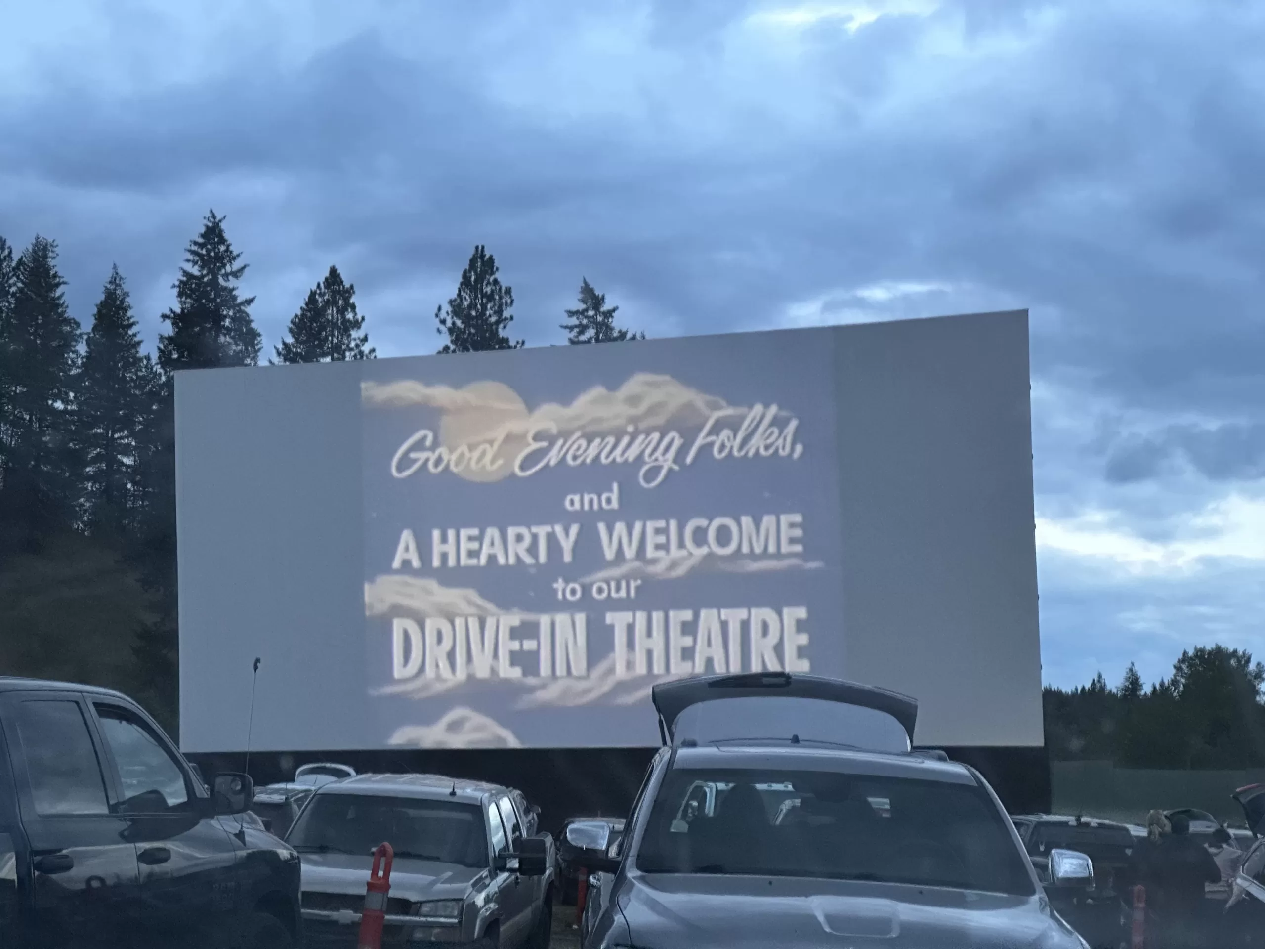 Visitar el Cine al Aire libre 'Starlight Drive-In'